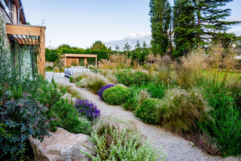 naturalistic-planting-grasses-garden-path