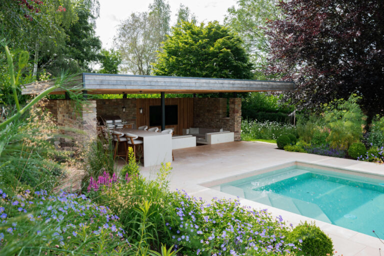 Garden-building-pool-house-somerset